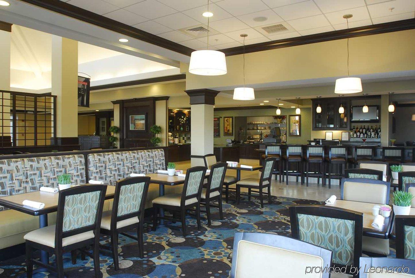 Hilton Garden Inn Hampton Coliseum Central Restoran gambar